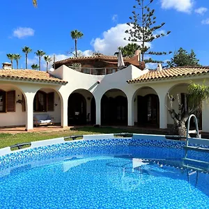 https://villa-finca-ingala.in-canary-islands.com